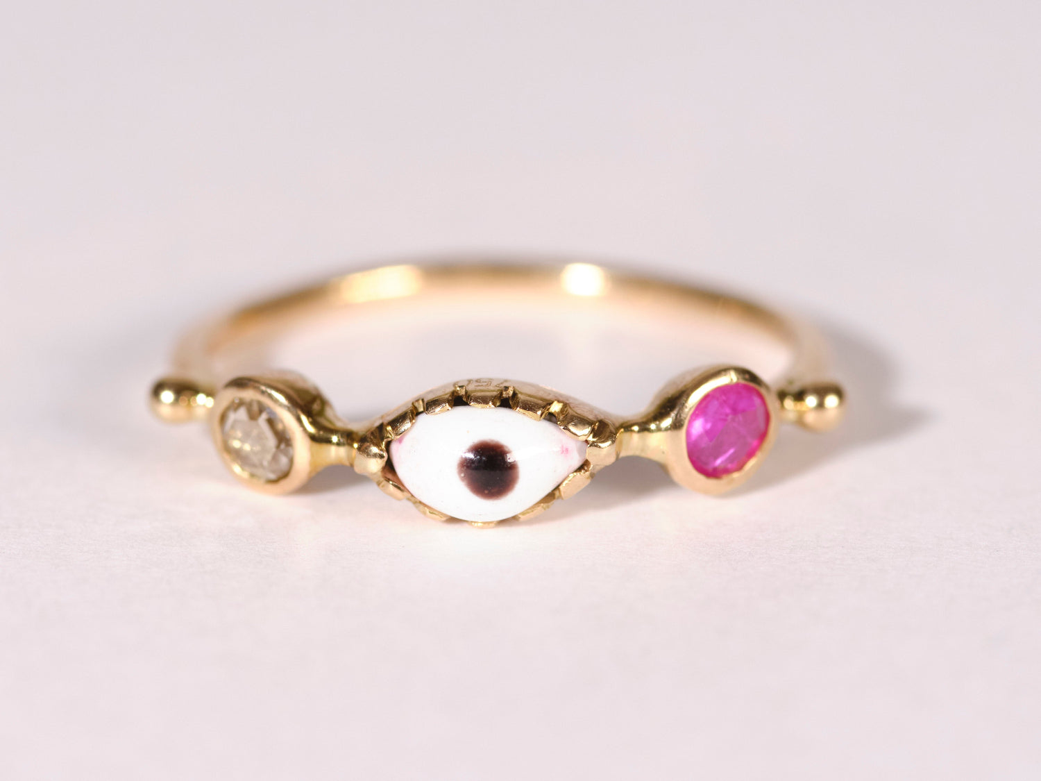 DORETTE | EYE RING WITH RUBY AND DIAMOND