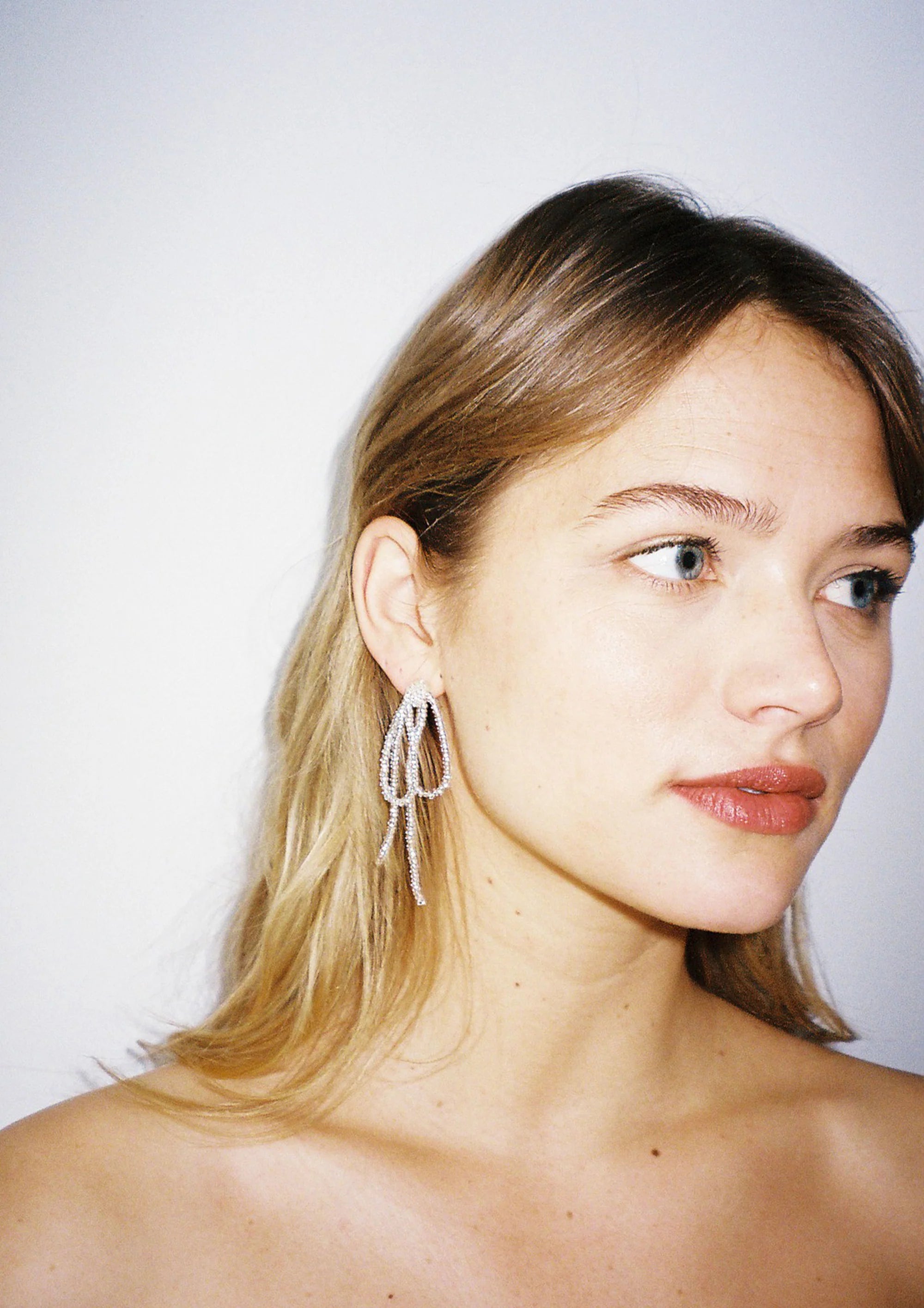 PURA UTZ | SAD BOW EAR STICK