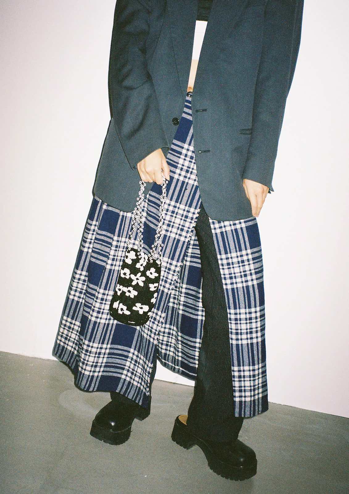 PURA UTZ | BLACK FLOWER DREAM BAG