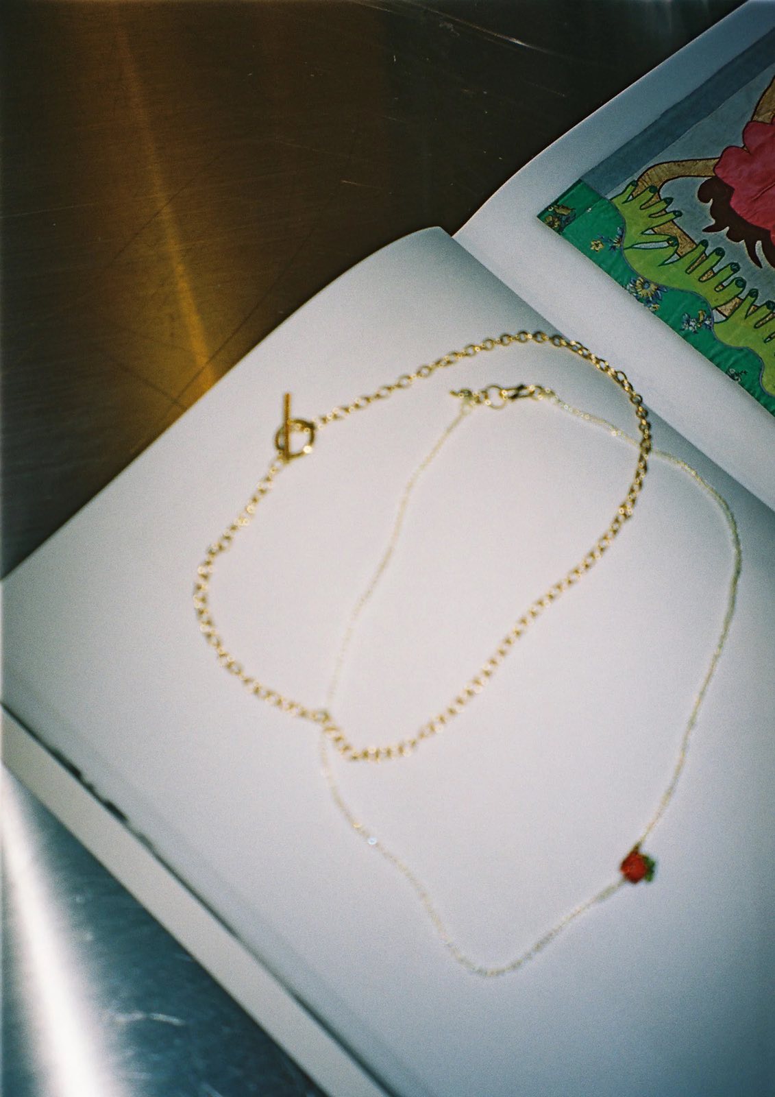 PURA UTZ | MINI APPLE NECKLACE