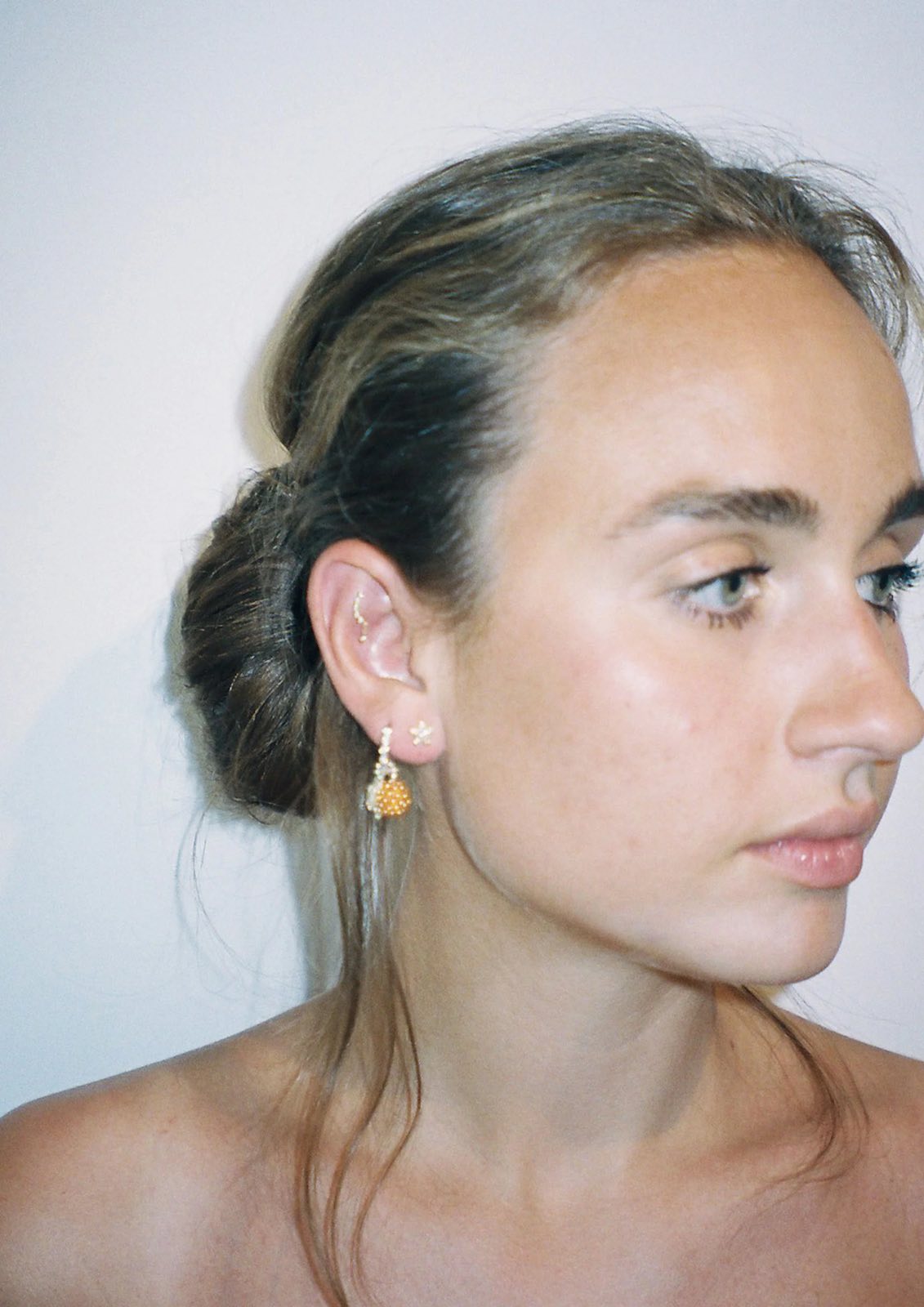 PURA UTZ | MINI ORANGE EARRINGS WITH ZIRCONS