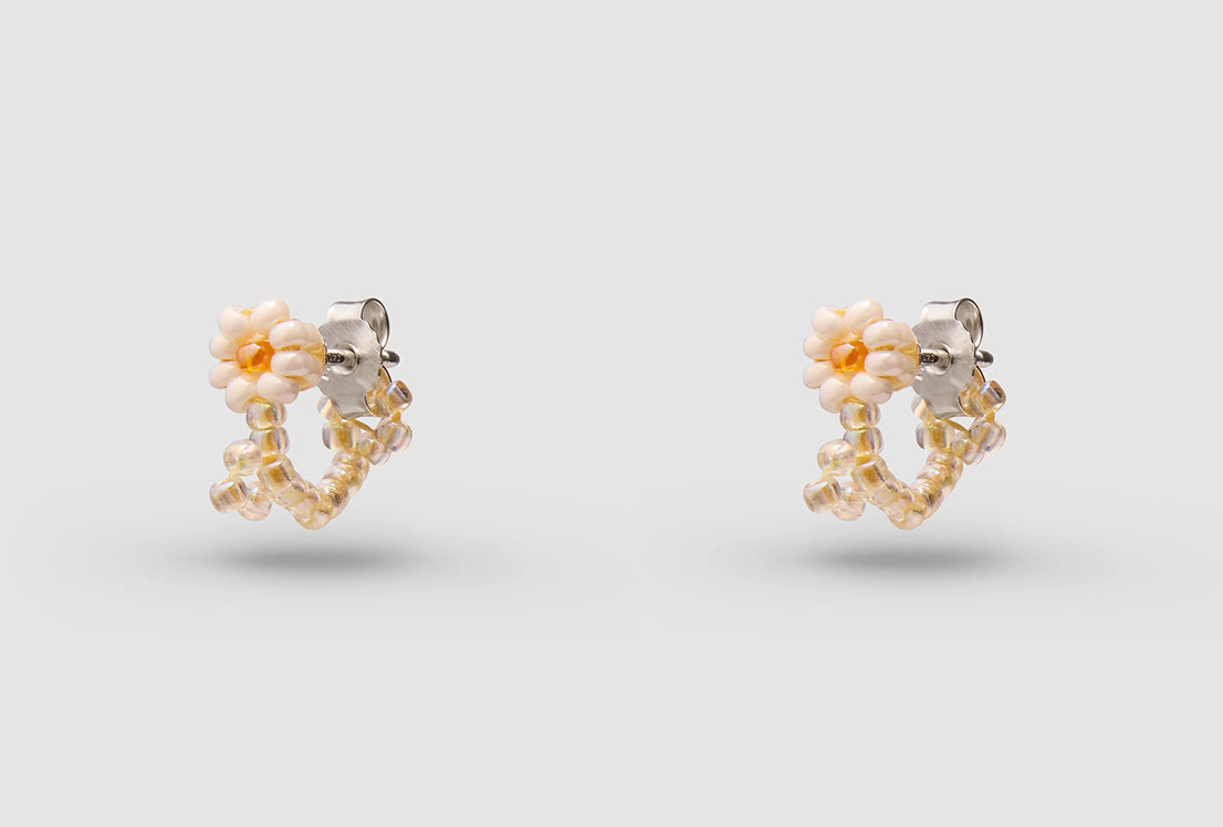 PURA UTZ | WHITE FLOR HUGGIE EARRINGS