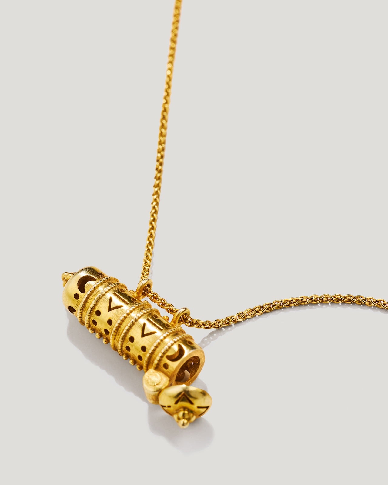 PARI | DEAD AMULET LOCKET PENDANT