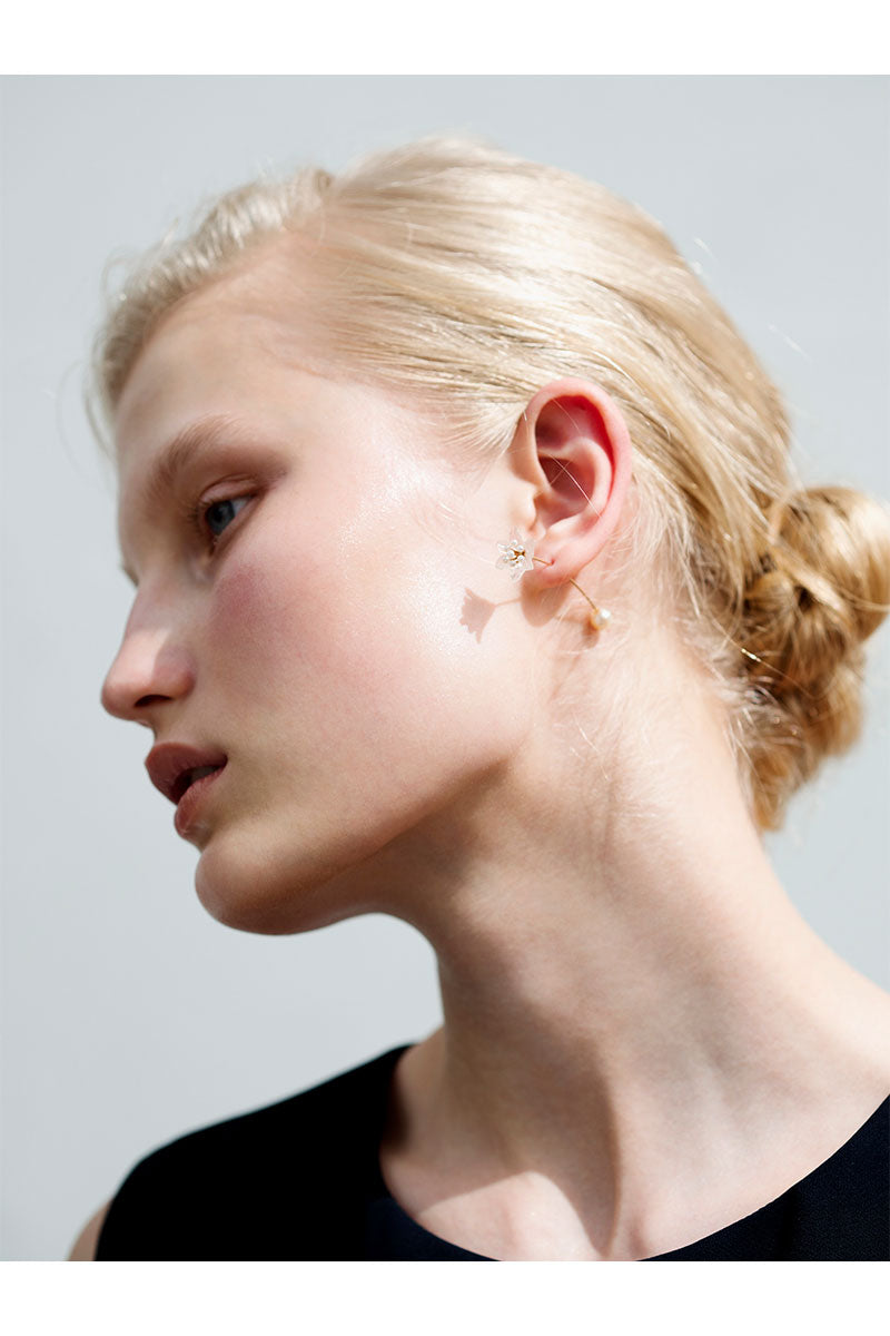 SIMMON SATO | CLEAR FLOWER LONG EARRING | LILY