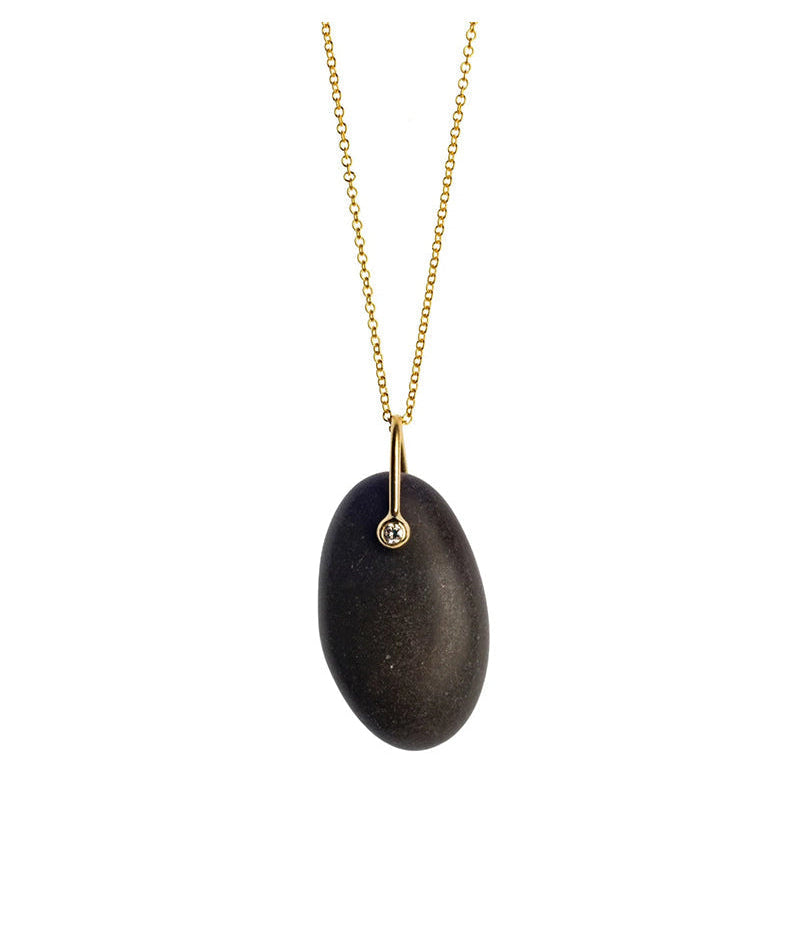 DOLLY BOUCOYANNIS | Pebble Pendant with a seated Diamond