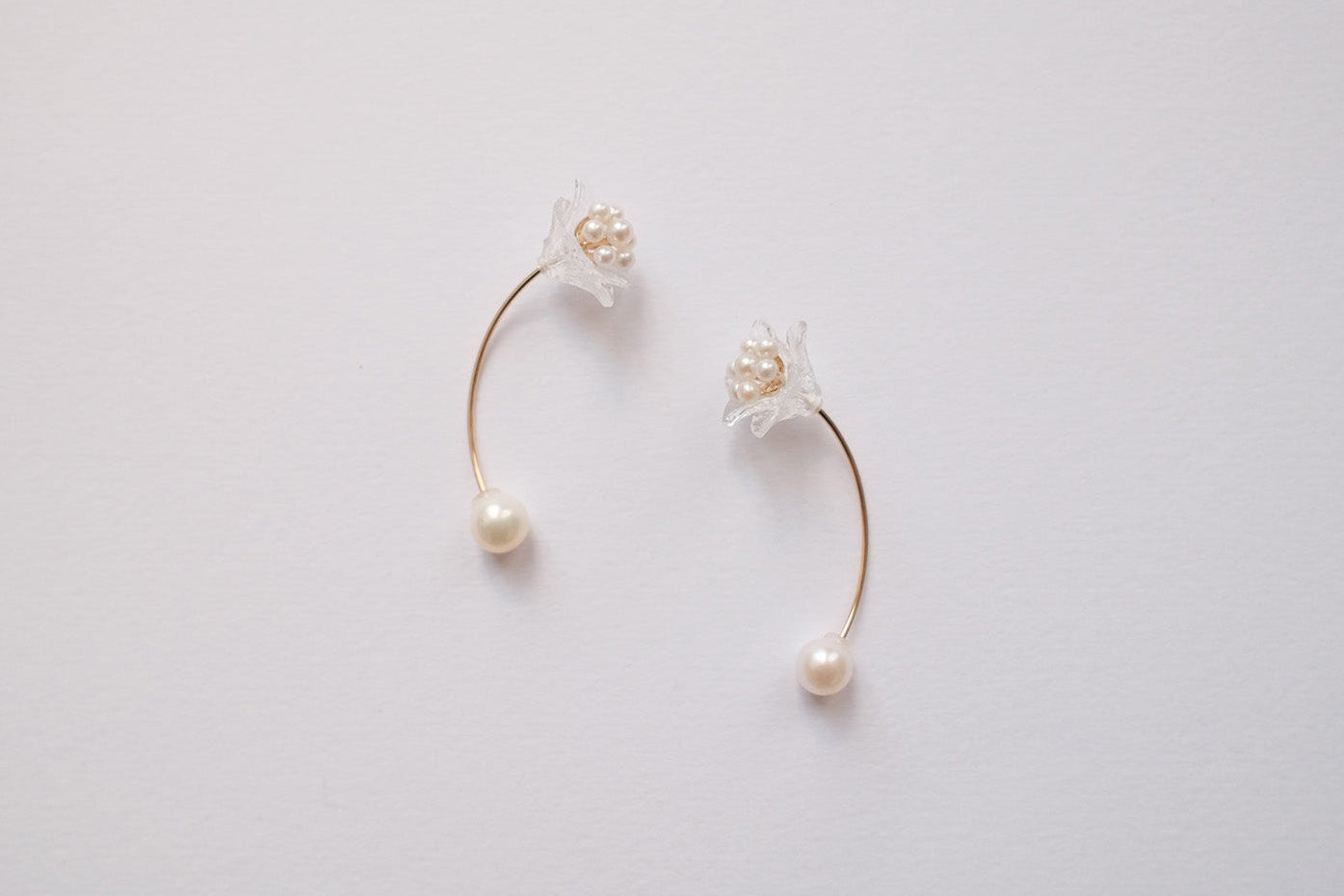 SIMMON SATO | CLEAR FLOWER LONG EARRINGS | LILY