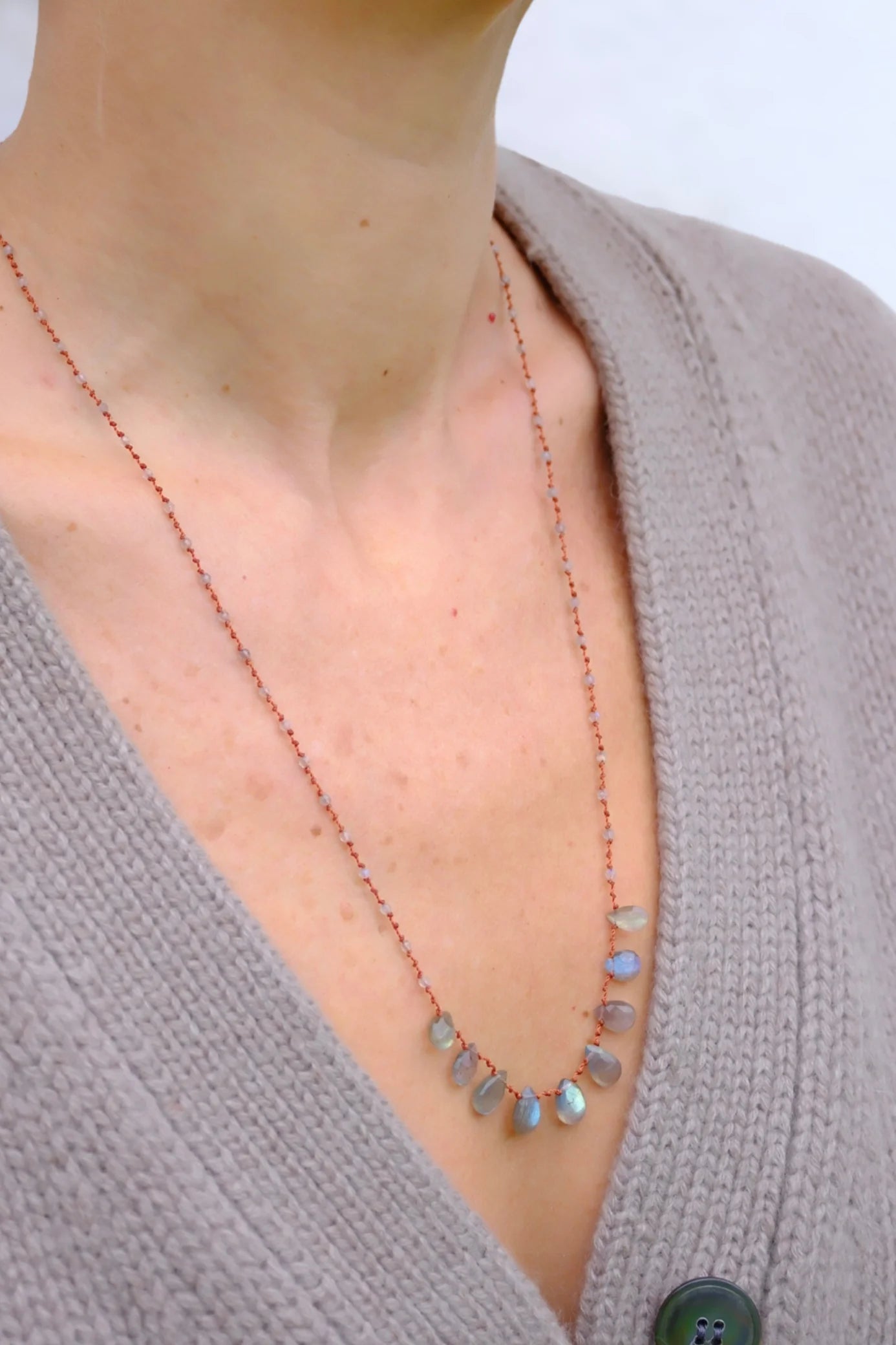 IVARENE | 9 gouttes Necklace with Labradorite