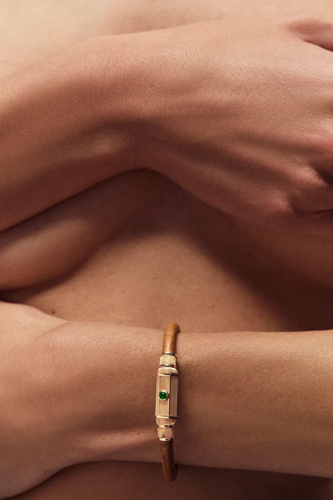 MARIE LICHTENBERG | Lasso Emerald locket bracelet
