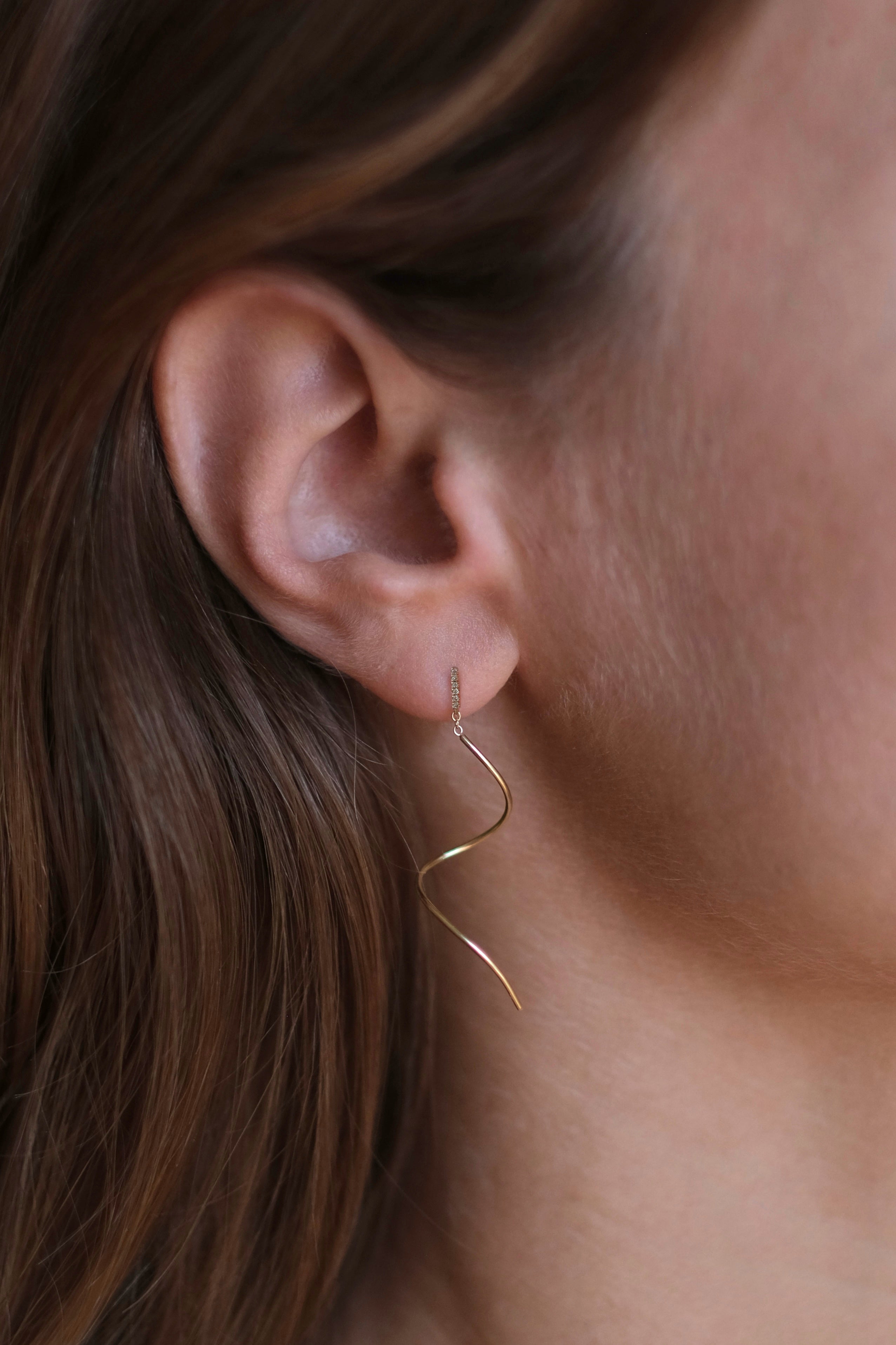 MAGGOOSH | curls earrings