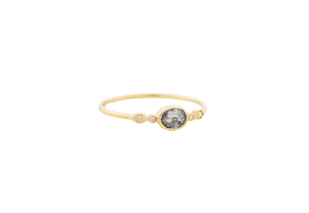 CELINE DAOUST | Slice of universe ring | grey diamond