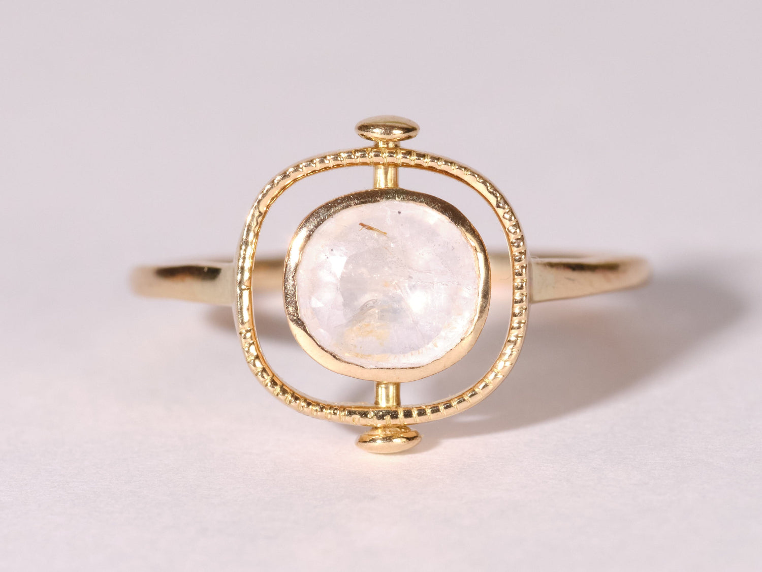 DORETTE | PILE OU FACE SAPPHIRE AND DIAMOND RING