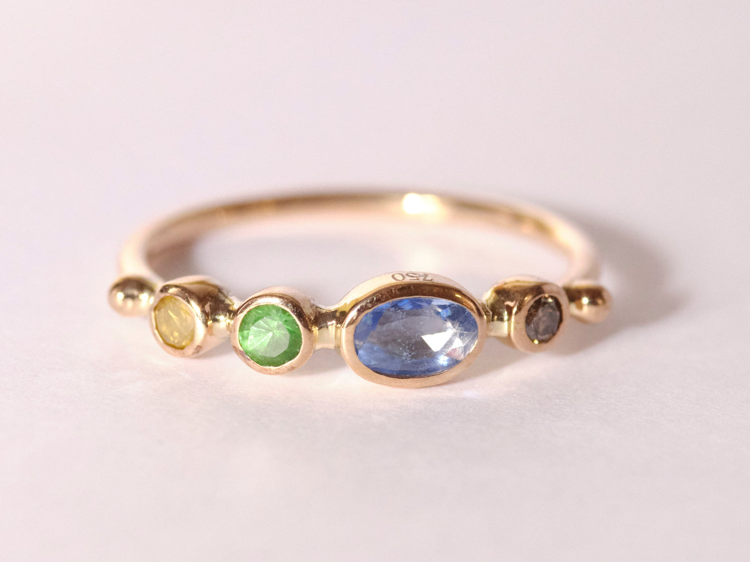 DORETTE |  SAPPHIRE AND TSAVORITE DIAMOND RING