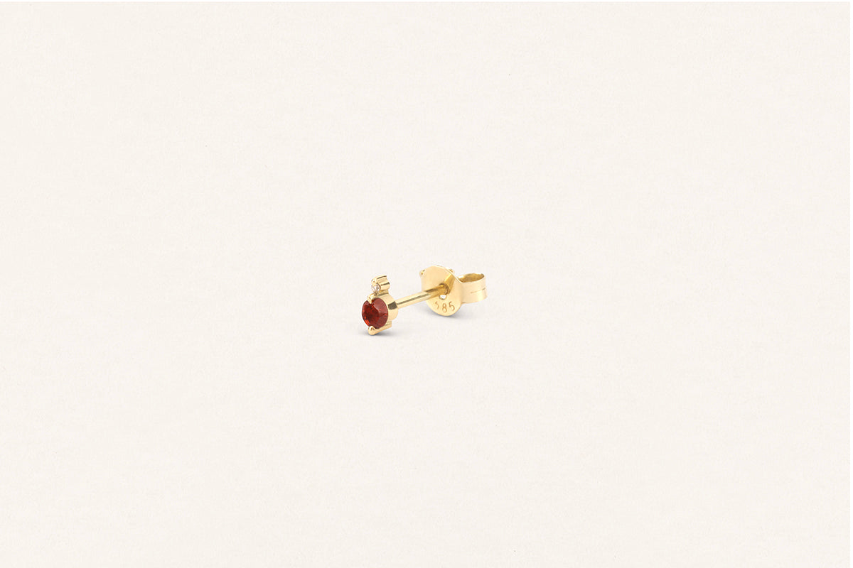 AVALON | Garnet & diamonds stud earrings