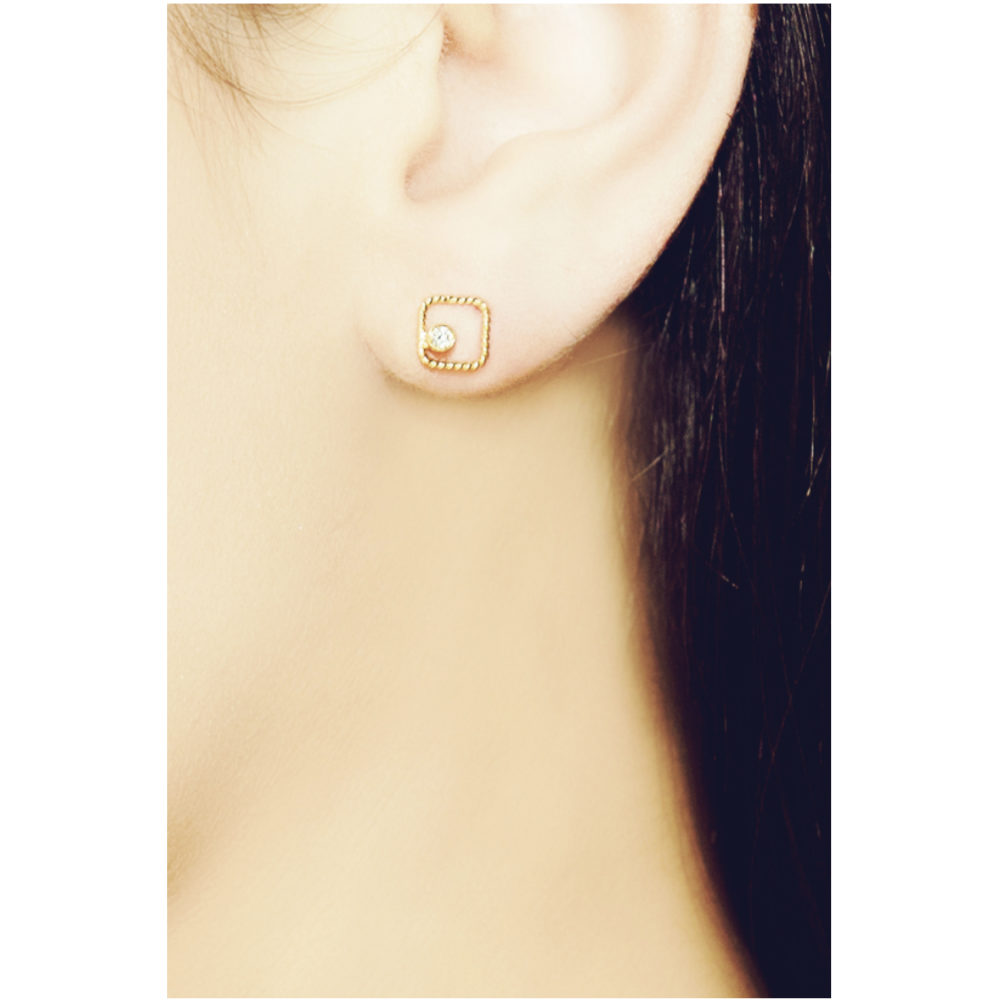 CHRISTINA SOUBLI | Square earring studs with diamonds