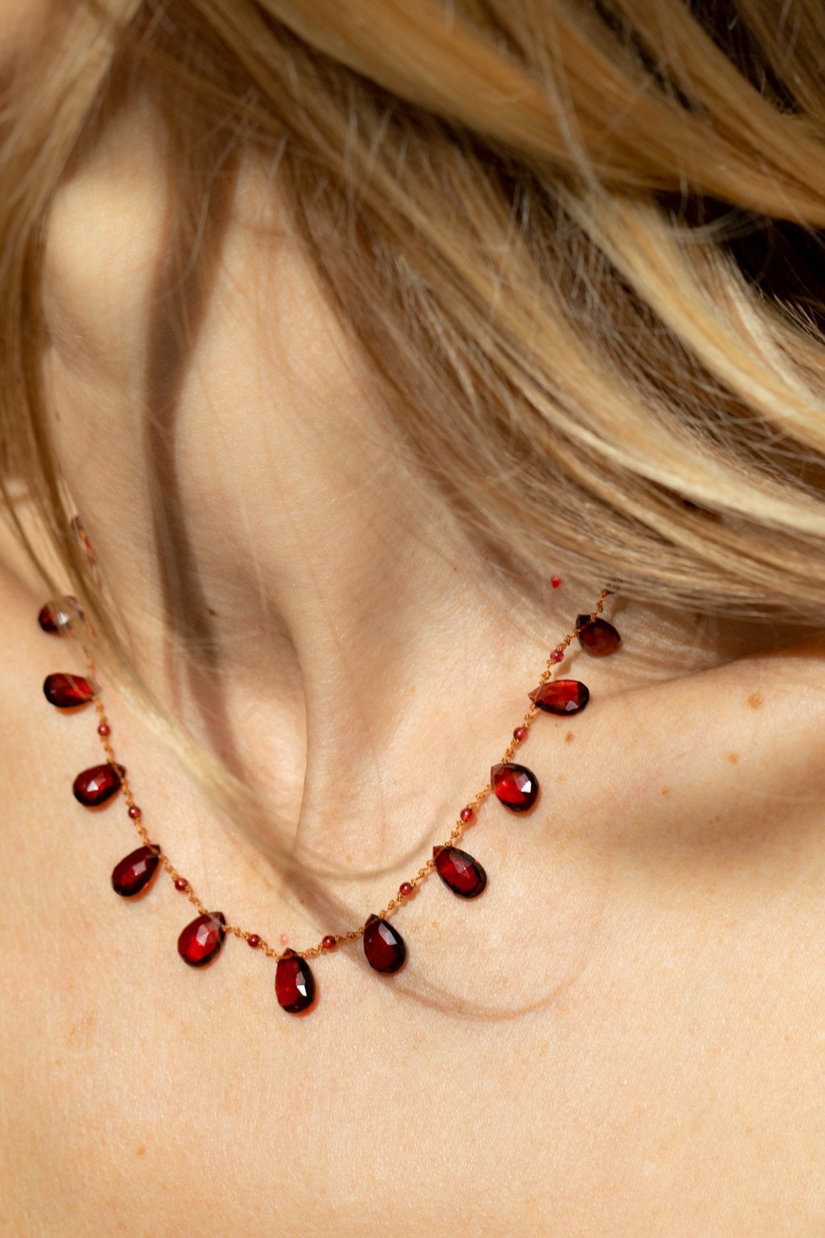 IVARENE | Elston necklace with garnets