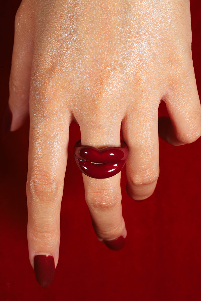 HOTLIPS BY SOLANGE | Deep red hotlips ring