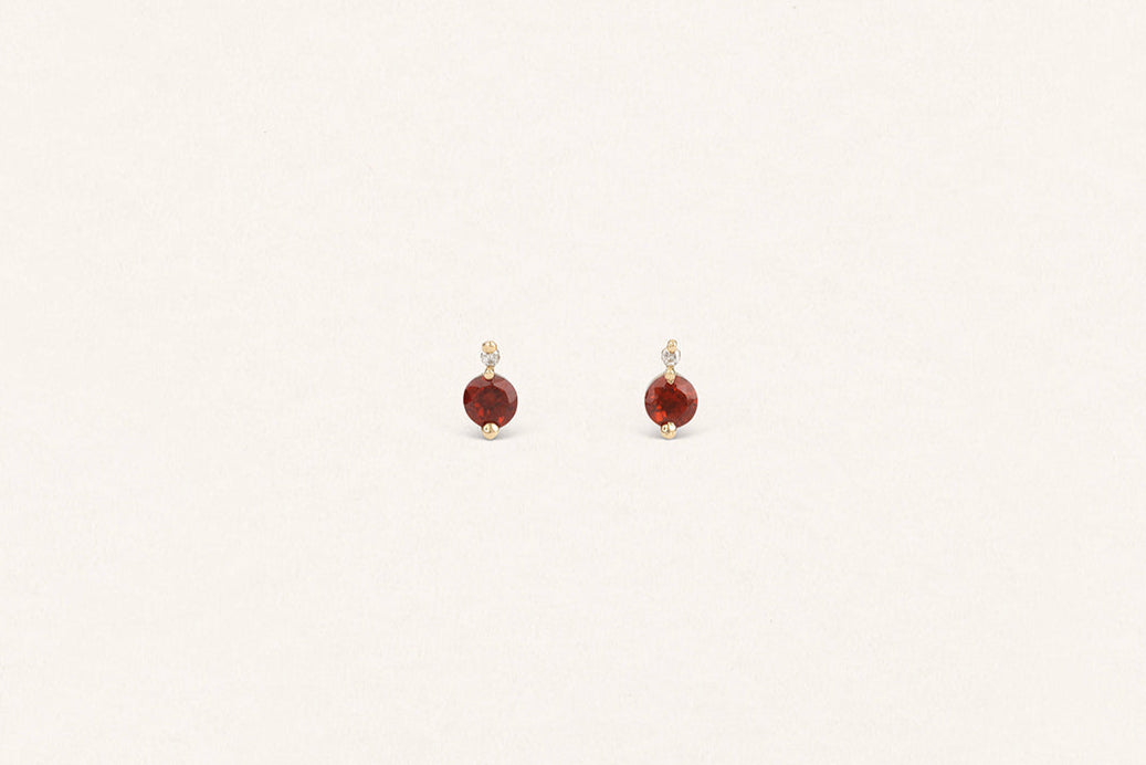 AVALON | Garnet & diamonds stud earrings