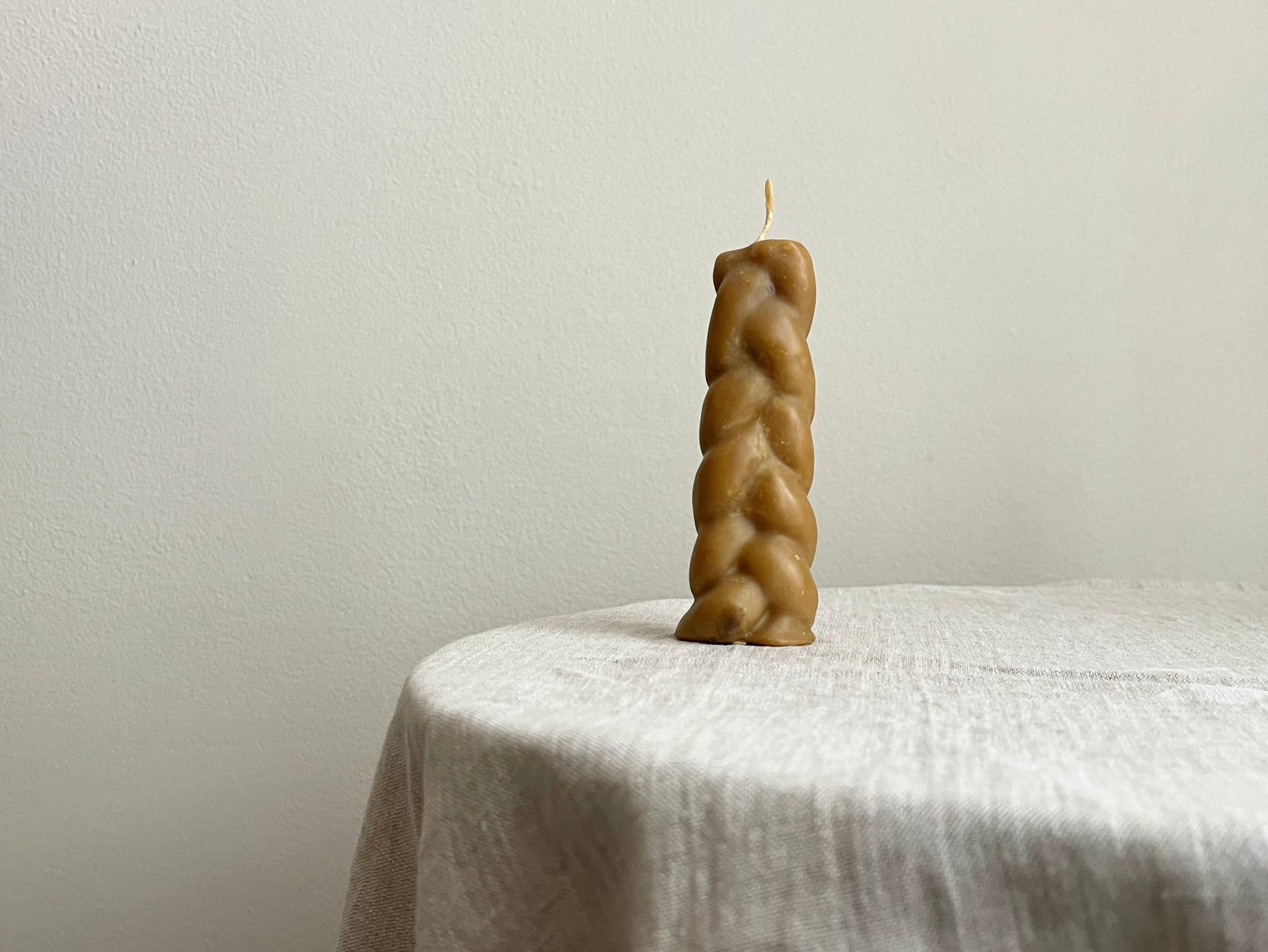 CAMILLE ROMAGNANI | Handscupted Small Beeswax Candle