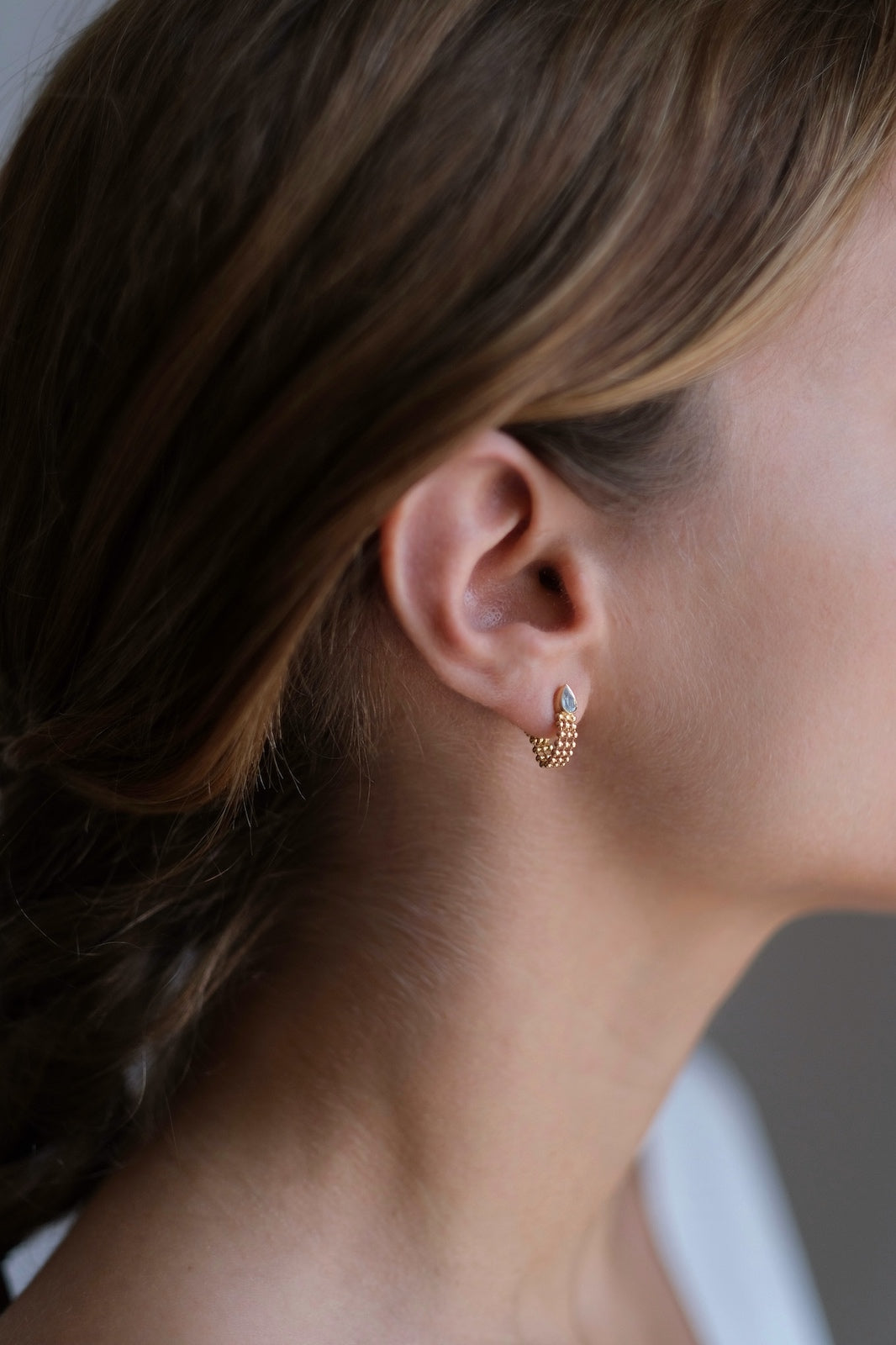 MAGGOOSH | Blue Topaz Chain Hoops