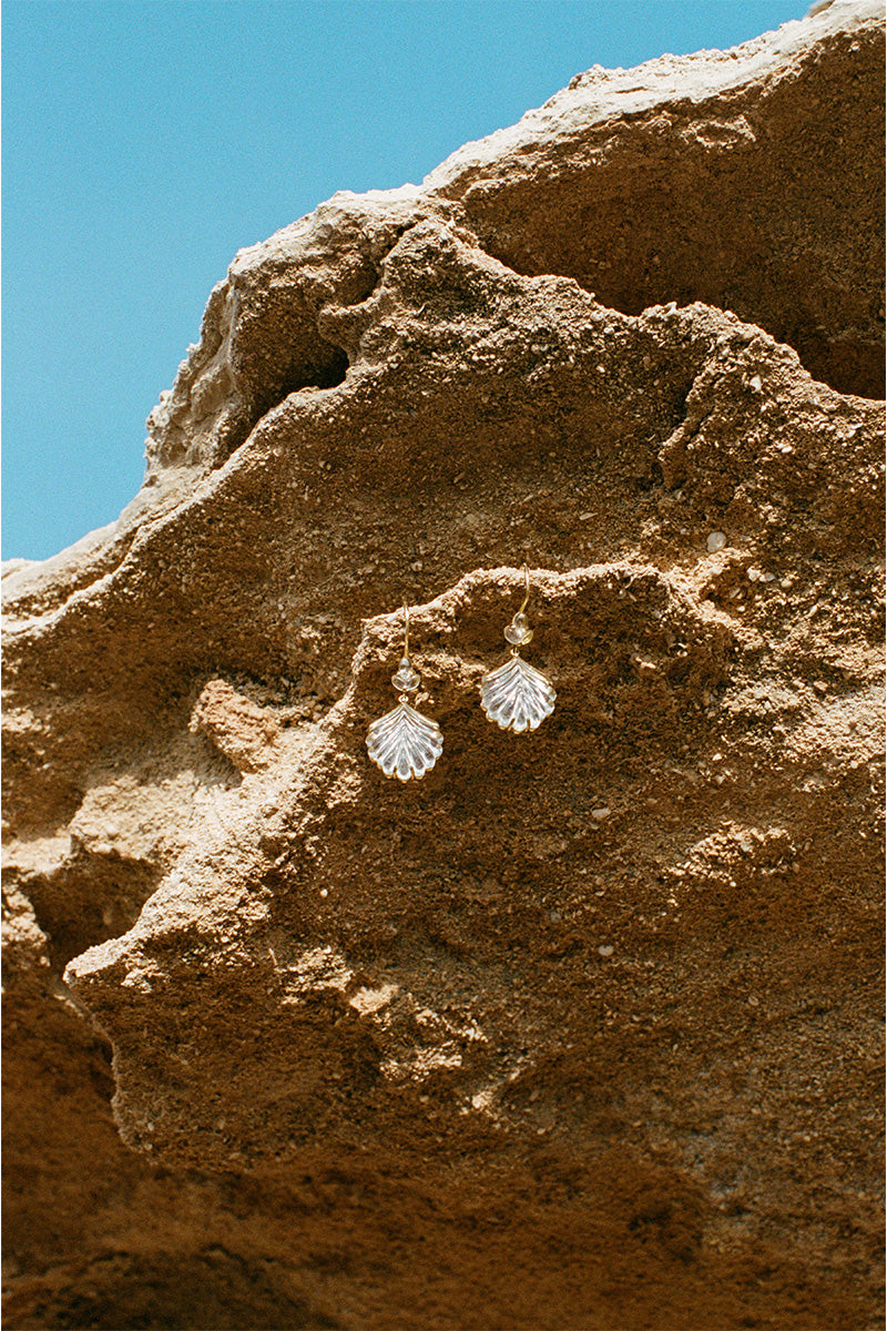 MAGGOOSH | TULSI HOOK clear quartz EARRINGS