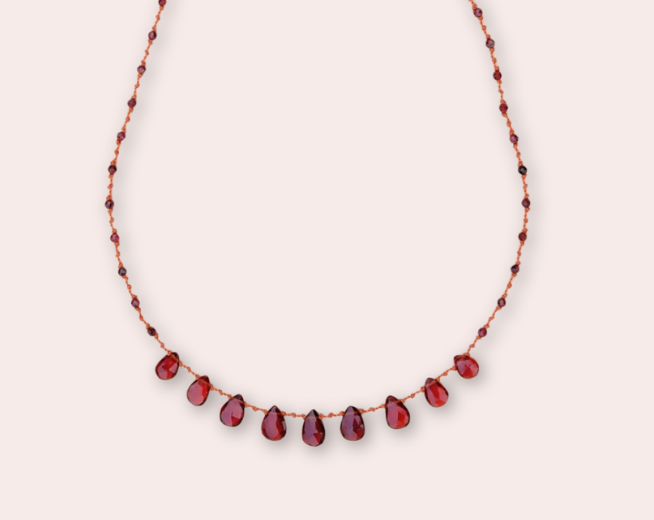 IVARENE | 9 Gouttes Necklace with garnet