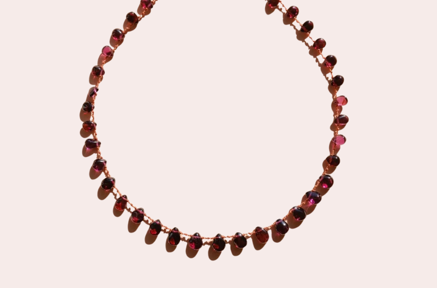 IVARENE | Selma Lisse Necklace with garnet