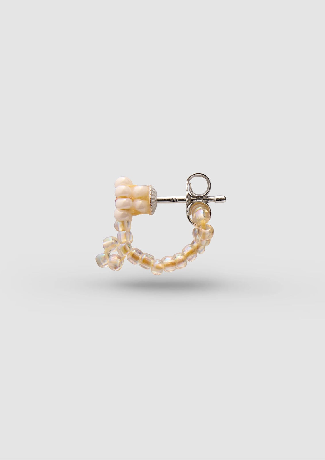 PURA UTZ | WHITE FLOR HUGGIE EARRINGS
