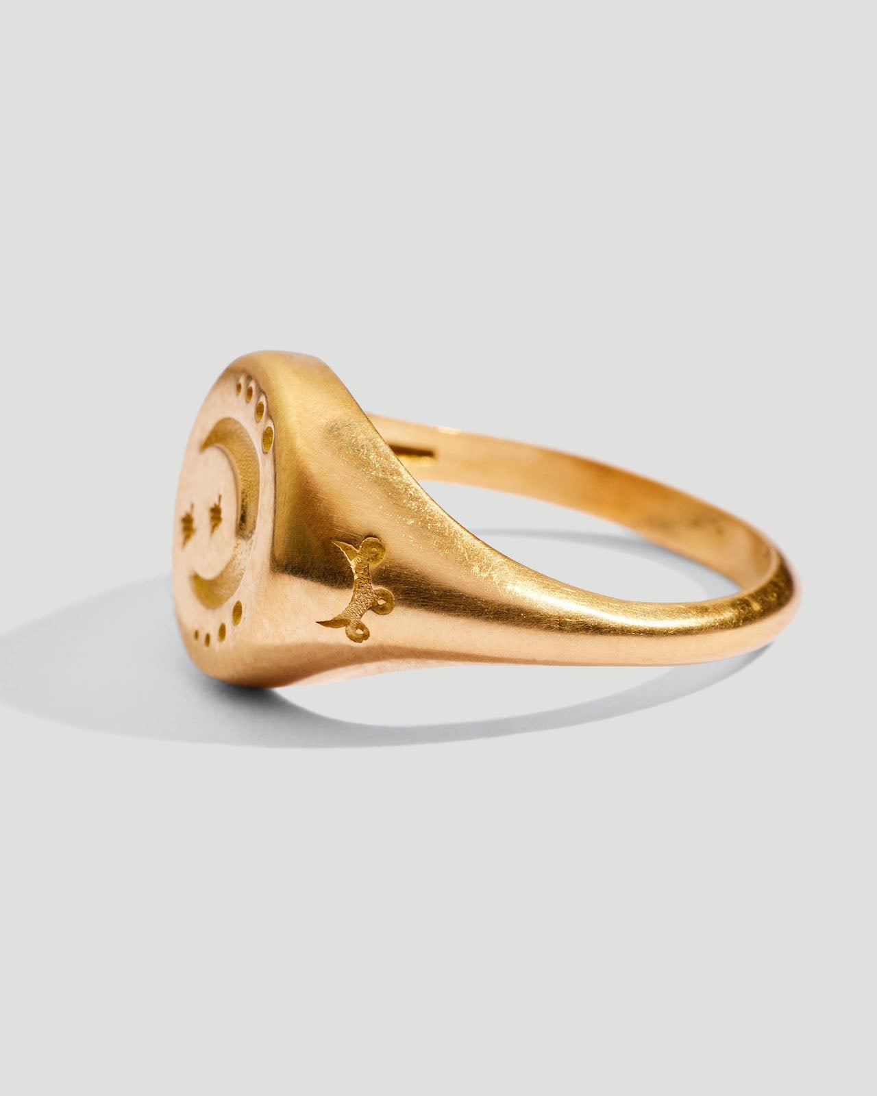 PARI | CRESCENT MOON RING