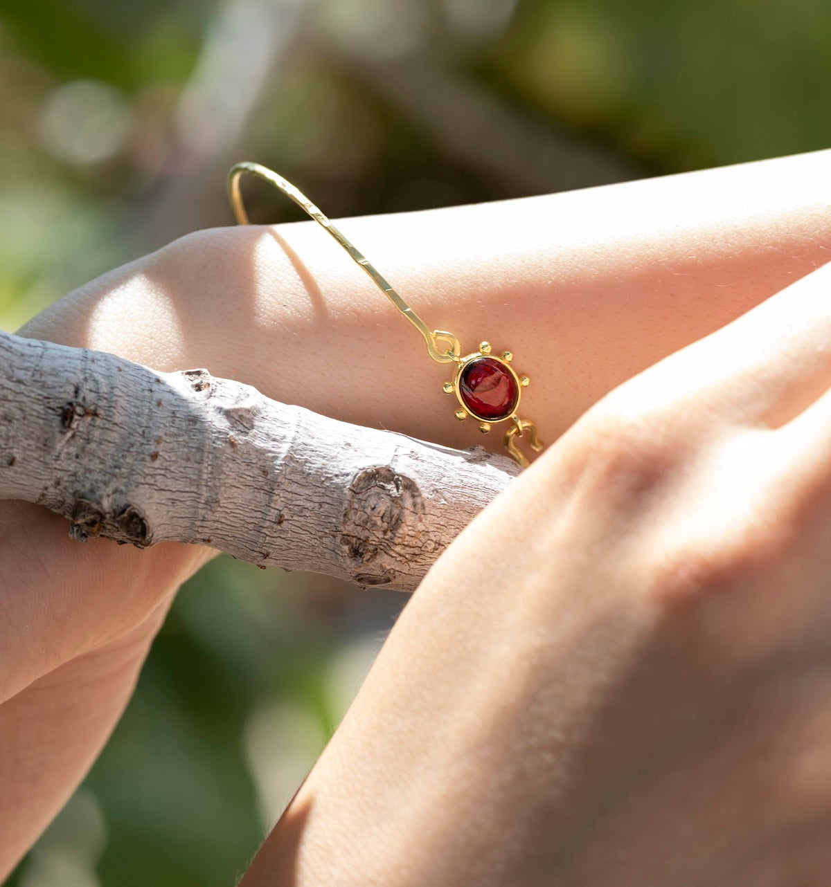 DANAI GIANNELLI | Garnet bracelet