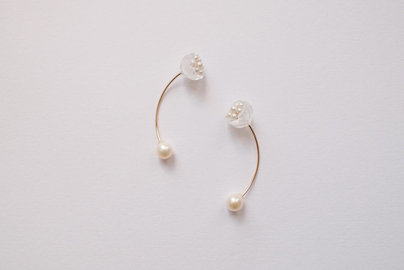 SIMMON SATO | CLEAR FLOWER LONG EARRINGS | TULIP