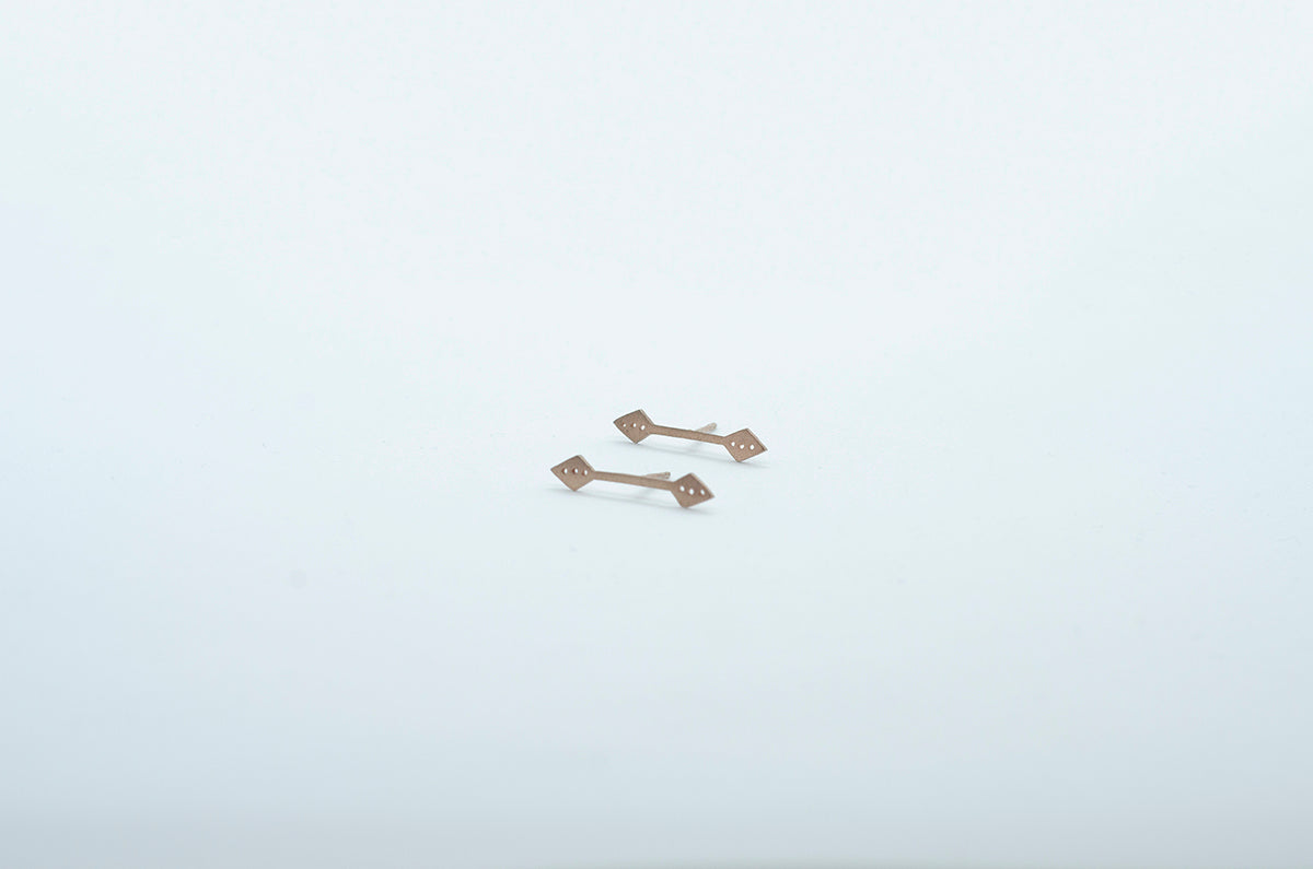 JOANNA CAVE | Arrow earrings