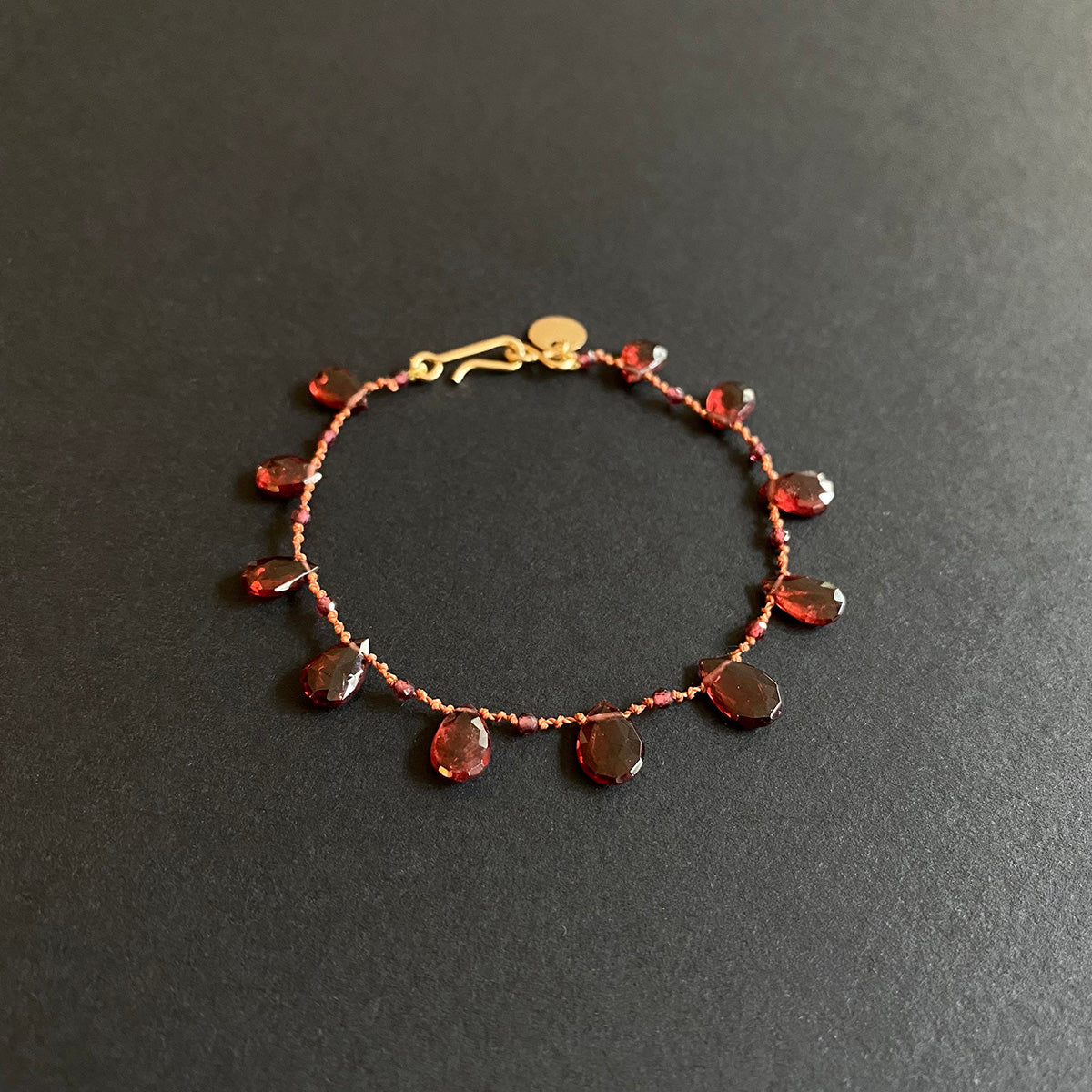 IVARENE | Elston bracelet with garnets