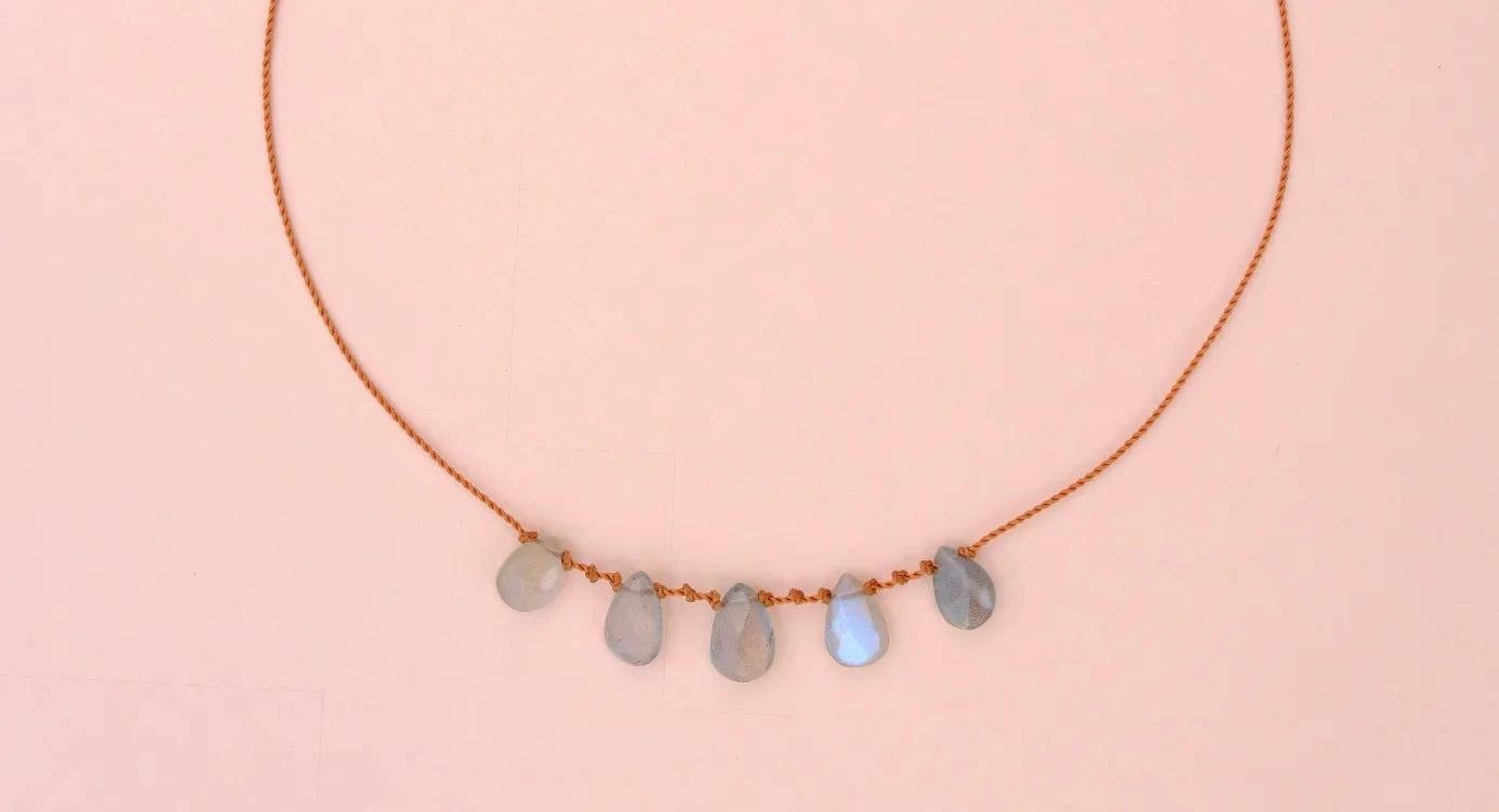 IVARENE |5 gouttes Necklace with Labradorite