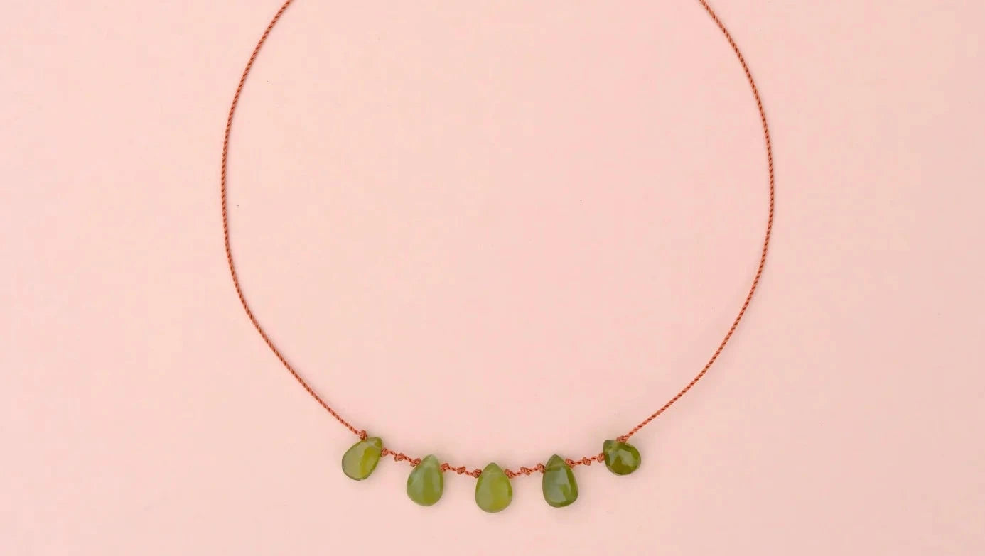 IVARENE | 5 gouttes Necklace with Vesuvianite