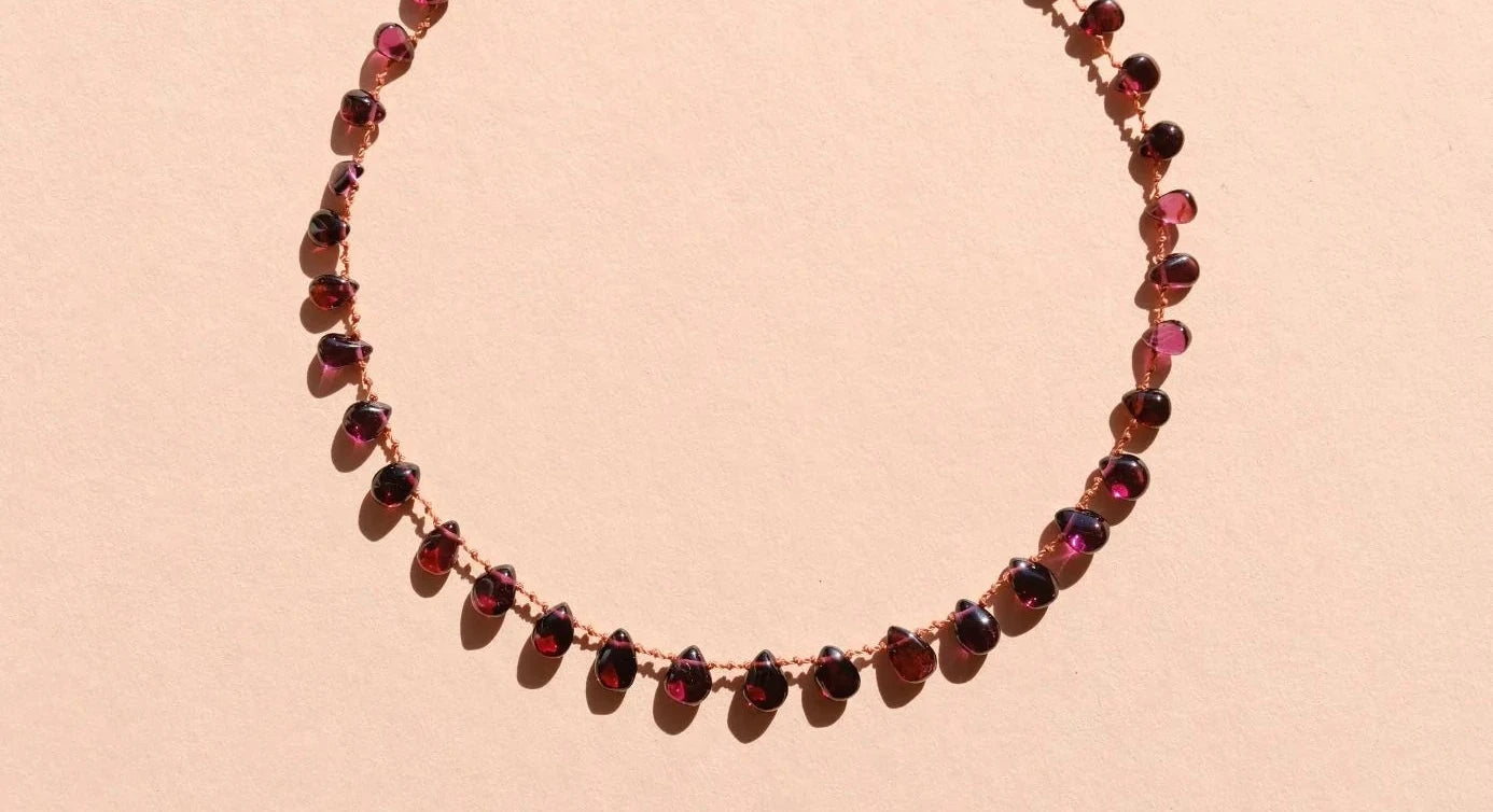 IVARENE | Selma Lisse Necklace with garnet
