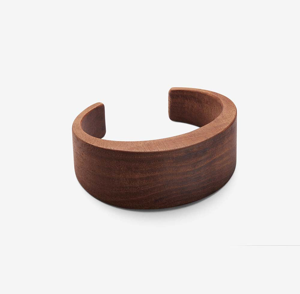 HELENA ROHNER | Walnut cuff