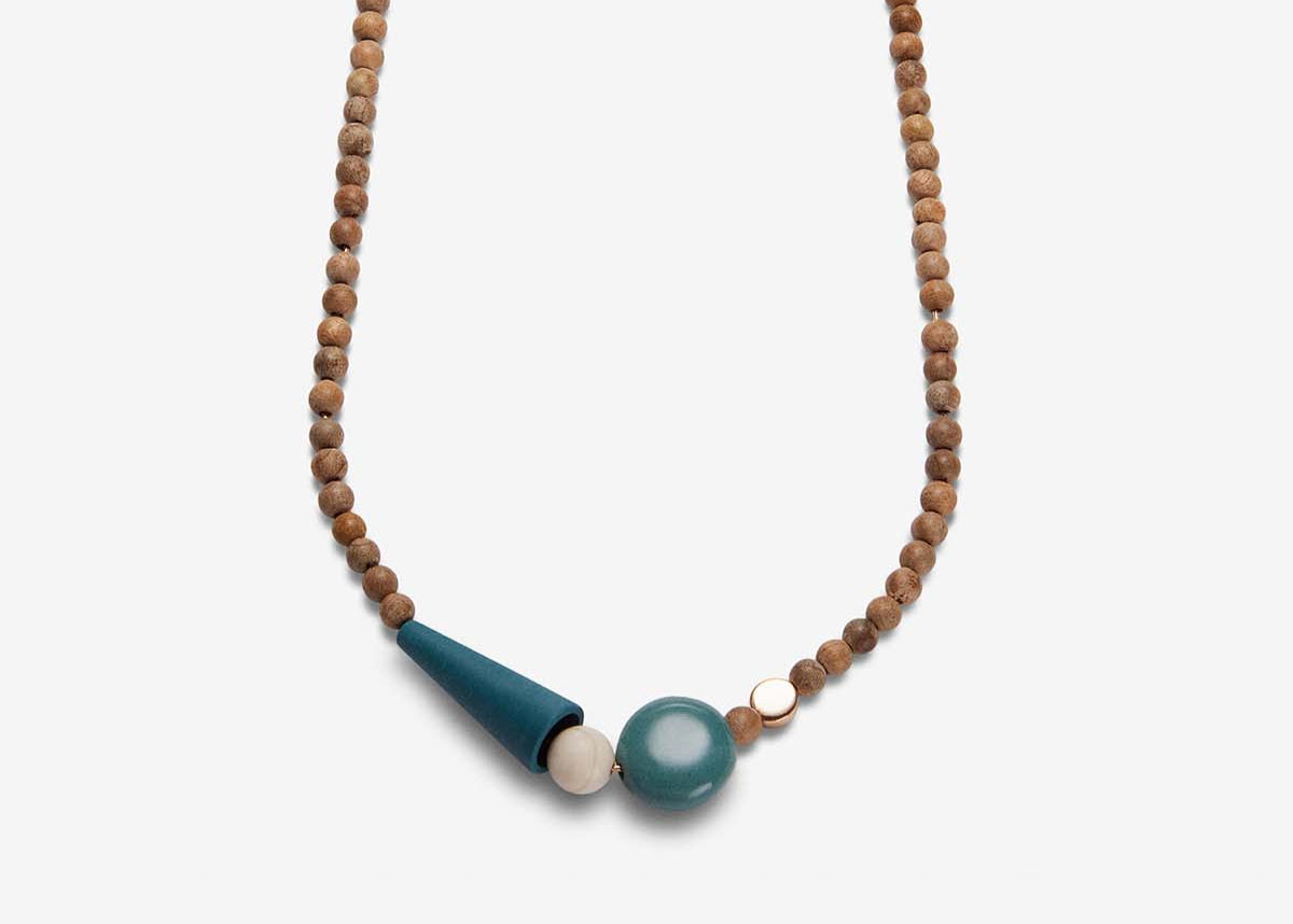 HELENA ROHNER |  Wooden beads necklace