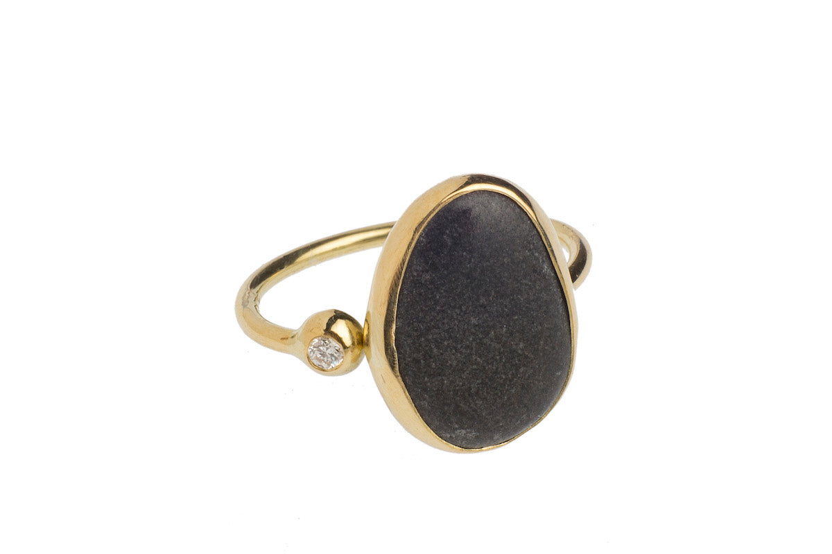 DOLLY BOUCOYANNIS | Pebble Ring with Diamond